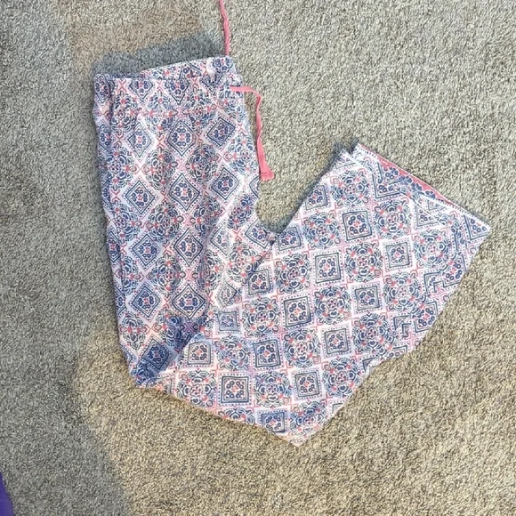 Old Navy Pink and Blue Patterned Pajama Set - Picture 4 of 5